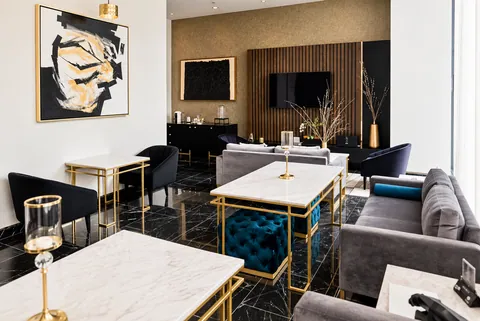 Shared lounge & dining space