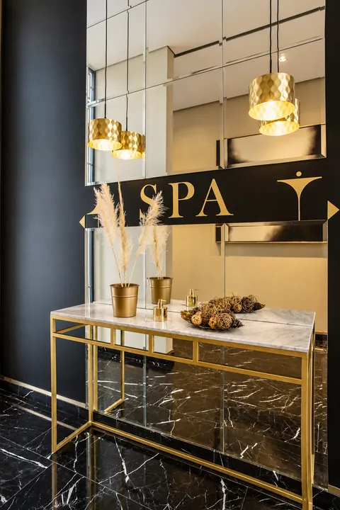 Spa & treatment room